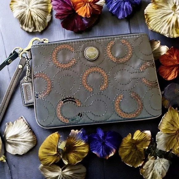 Coach Gray Pop Art Sequin & Satin Clutch or Wristlet. - Picture 14 of 16